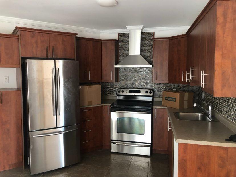 Beau grand condo 4 1/2 propre et sécuritaire avec 5 électro à louer 2 min. des ponts de Qc (Charny) | 2884660