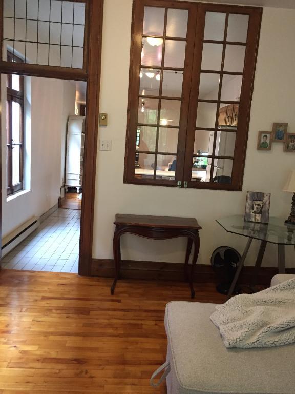 NDG. Metro Vendome.  Marcil.  Superbe. Renove. 1-er juillet . 2eme etage. Triplex.  Tres grand 1095sf. Lumineux | 2884661