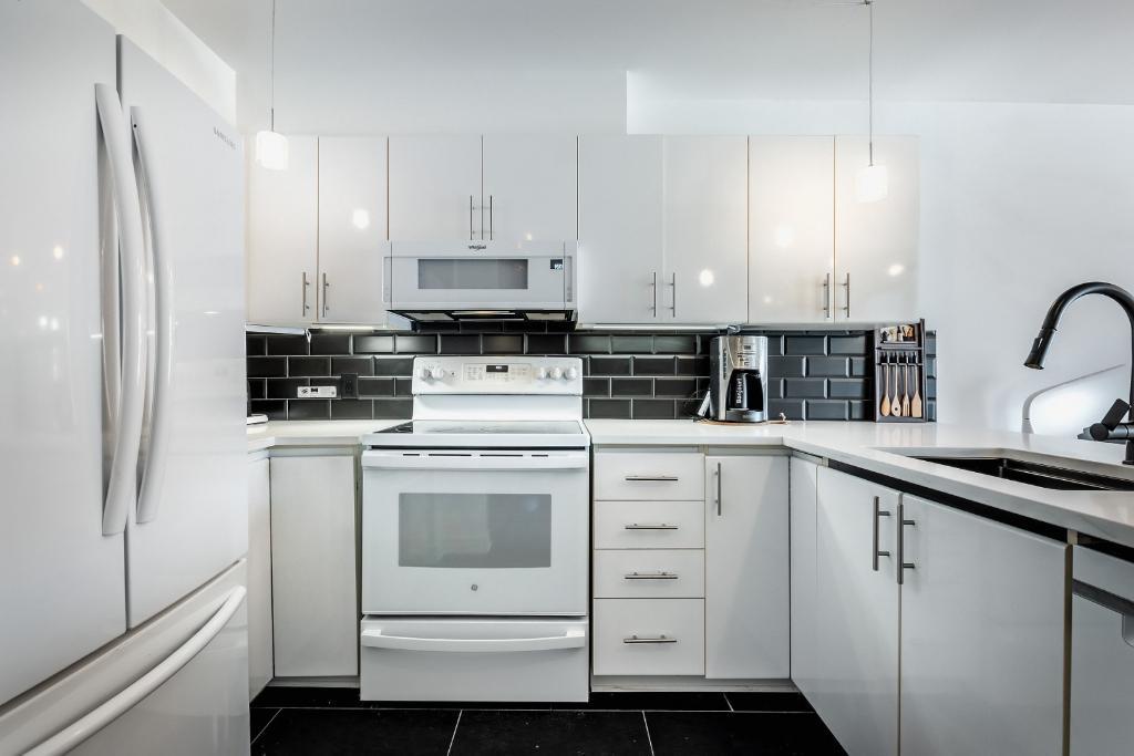 3-1/2 Meublé LaSalle 2e Étage Prés du Métro, Parc Angrignon, Magasins et Cégep Anré-Laurendeau | 2884667