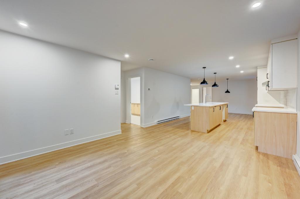 Appartement neuf dans le coeur du Vieux-Longueuil, 5 1/2 + salle de lavage. Disponible dès maintenant. Internet inclus. | 2884668