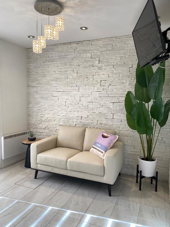 4 1/2 MONTREAL MEUBLE TOUT INCLUS PRÈS METRO | 2884670