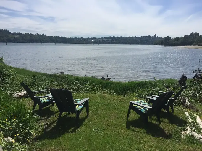 WATERFRONT !  1 BR / 1 BATH BASEMENT SUITE - GREAT LOCATION CLOSE TO AMENITIES | 2883 Dollarton Hwy, North Vancouver | 2884834