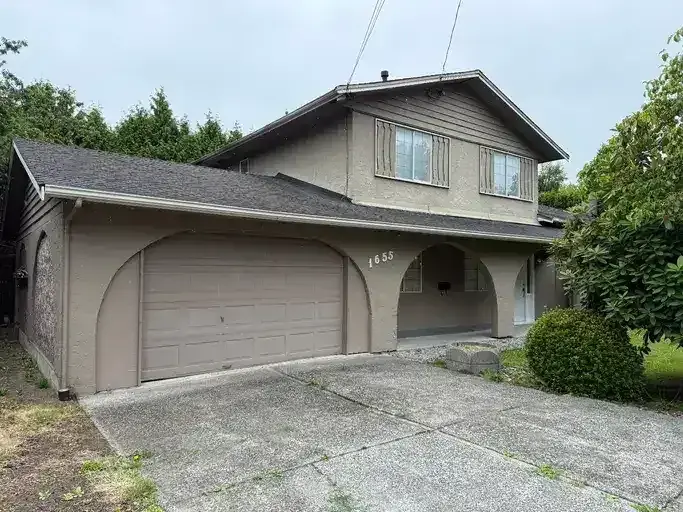 Three Bedroom & 3 Bathroom Detached Beach Grove Home | 1655 57 Street, Delta | 2884836