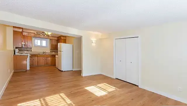 S/M/L DOGs/CATs? Bathtub, Dishwasher, Parking. HUGE Basement Suite! | 153 Woodvale Road West, Edmonton | 2884918