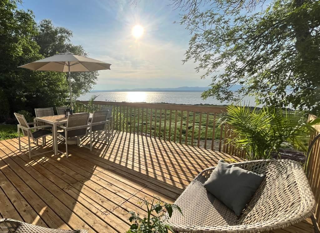 Chalet à louer, Au rythme du fleuve, bord de l'eau, nouveau sur le marché | 2884941