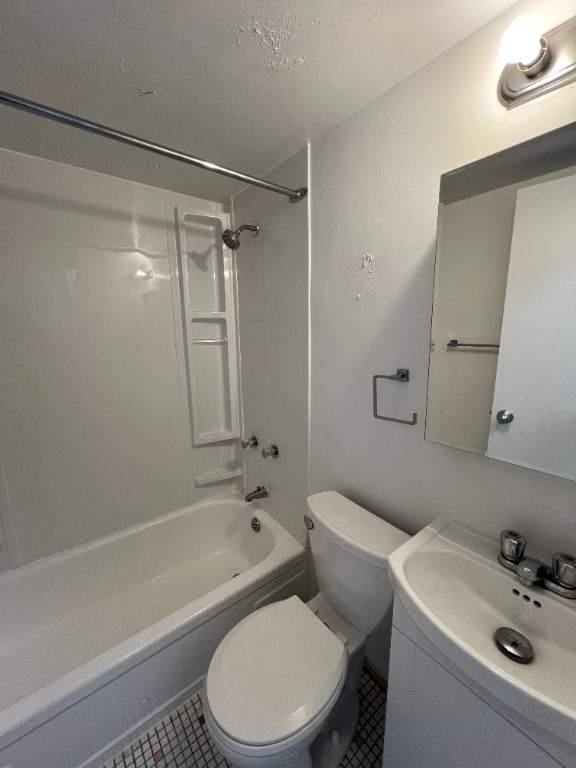 Studio Apartments For August 2025 - A louer • For Rent | 2891389