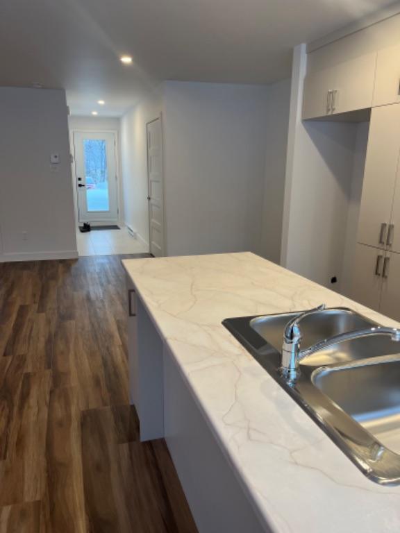 4 1/2 St-gabriel dans un nouveau quadruplex | 2891391