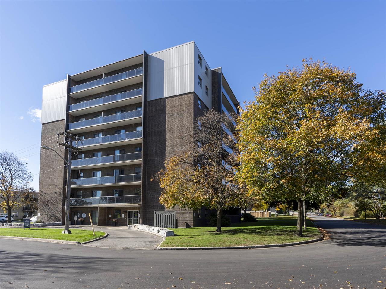 Claire Oak Apartments | 2891554
