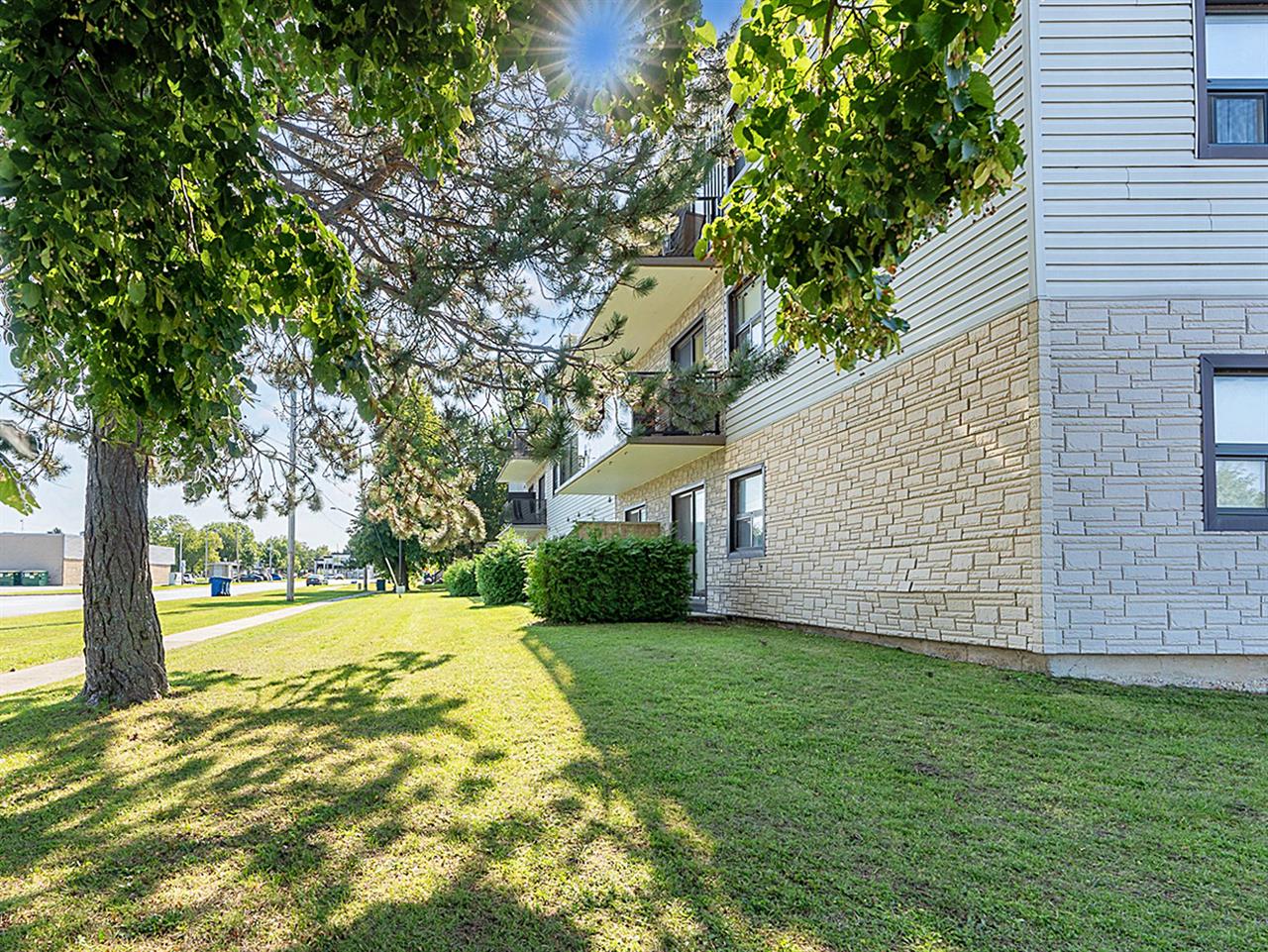 The Huron Apartments | 2891556