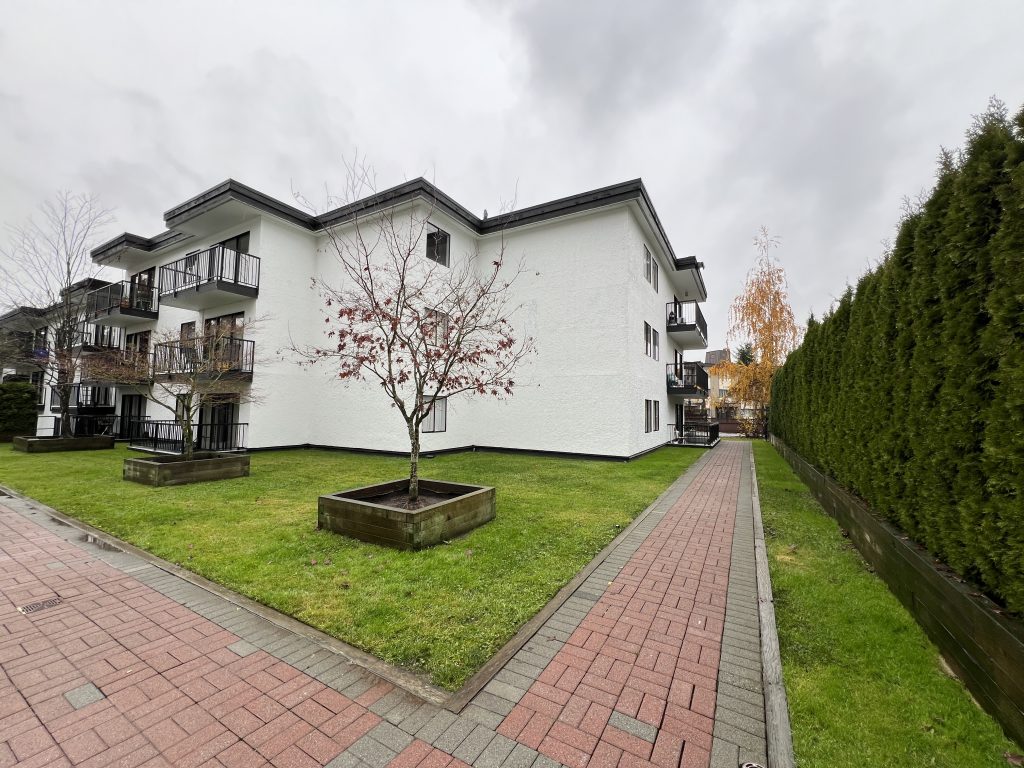 Renaissance On Shaw | 2891717