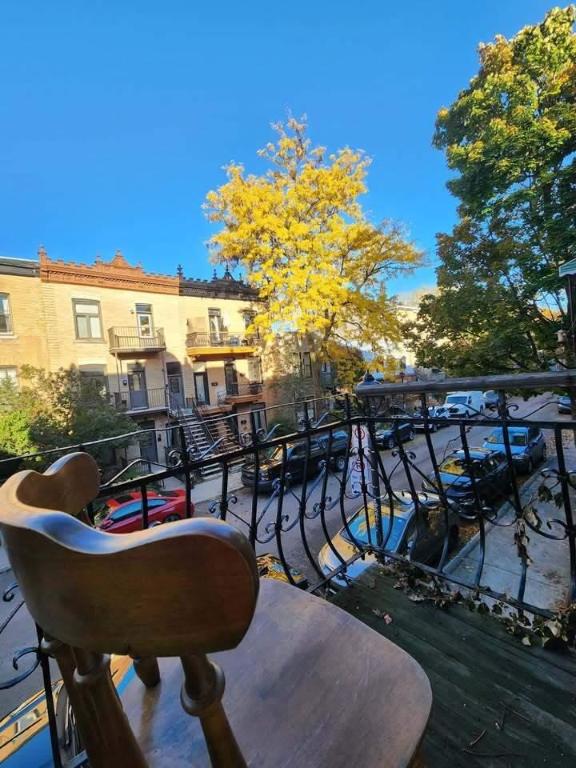 SUPER APPART ENSOLEILLE AVEC 2 BALCONS AU COEUR DU PLATEAU | 2891958