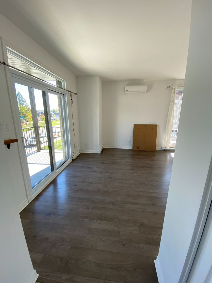 Magnifique 4 1/2 Disponible | 2891999