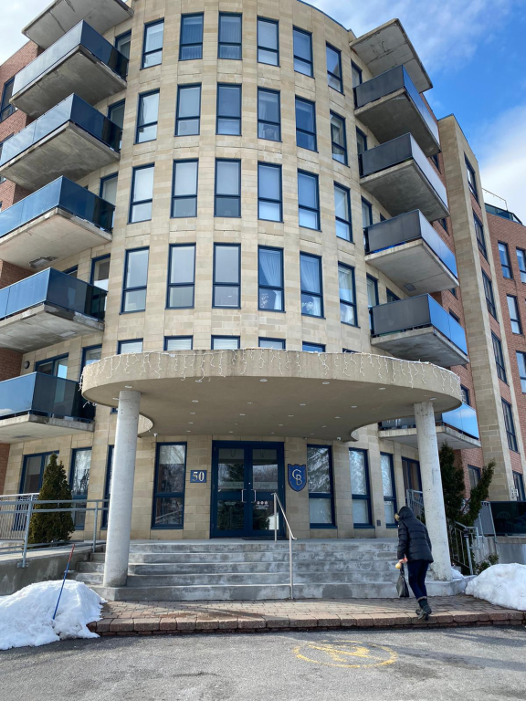 Furnished Spacious Condo | 2892058
