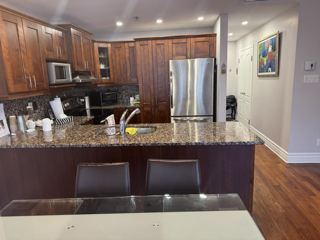 Furnished Spacious Condo | 2892058
