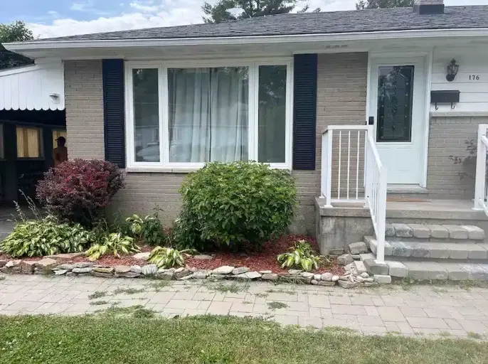 Bright & Spacious 3 Bed, 2 Bath Home for Rent in Charming Kingston! | 176 Hawthorne Avenue, Kingston | 2892154
