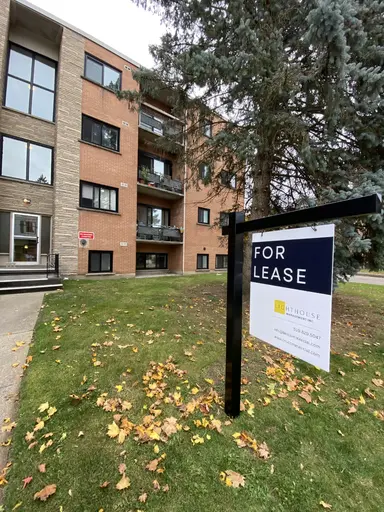 Renovated bachelor unit near Victoria Park! | 169 David Street, Kitchener | 2892161