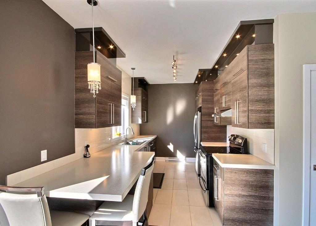 Très beau et grande maison de luxe 6 1/2 sur 2 étages 2 Garages cour privé à louer disponible 1er juillet (St-Jérôme-Lafontaine) | 2892383