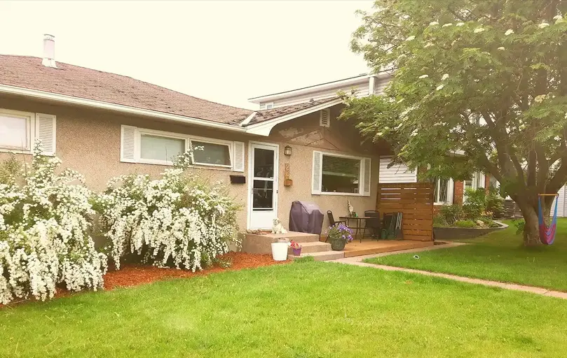 3 BR Main Floor - Central Calgary NW - Includes Utilities!! | 23 Cromwell Avenue Northwest, Calgary | 2901886