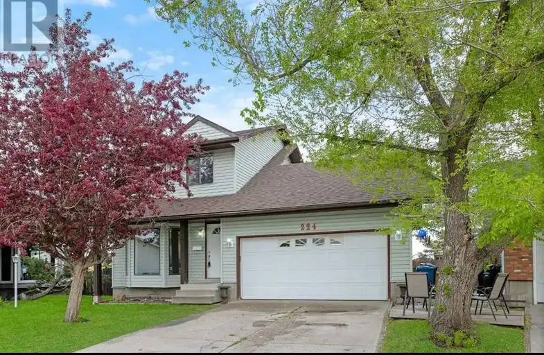 3 bedroom  Quiet Culdesac Home Backed onto green space | 224 Cedargrove Court Southwest, Calgary | 2894640