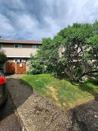 Spacious townhouse | Calgary | 2894642