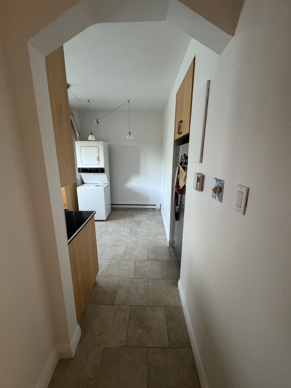 Grand 3 1/2 Complètement Rénové I | 2894813
