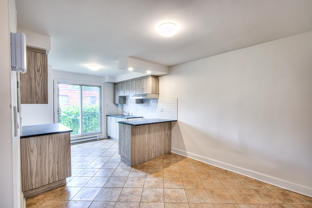 4 1/2 Haut 5plex - Renovee - St Leonard | 2894832