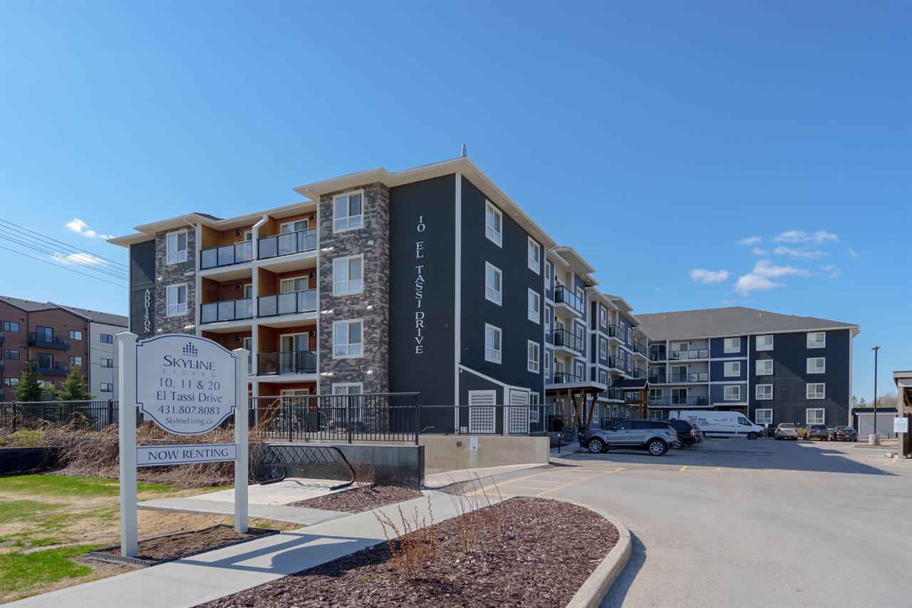 Addison Square | 2895144