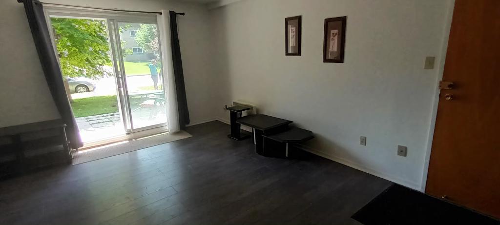 REPENTIGNY 4 1/2 LIBRE NIVEAU TERRASSE +STATIONNEMENT | 2895169