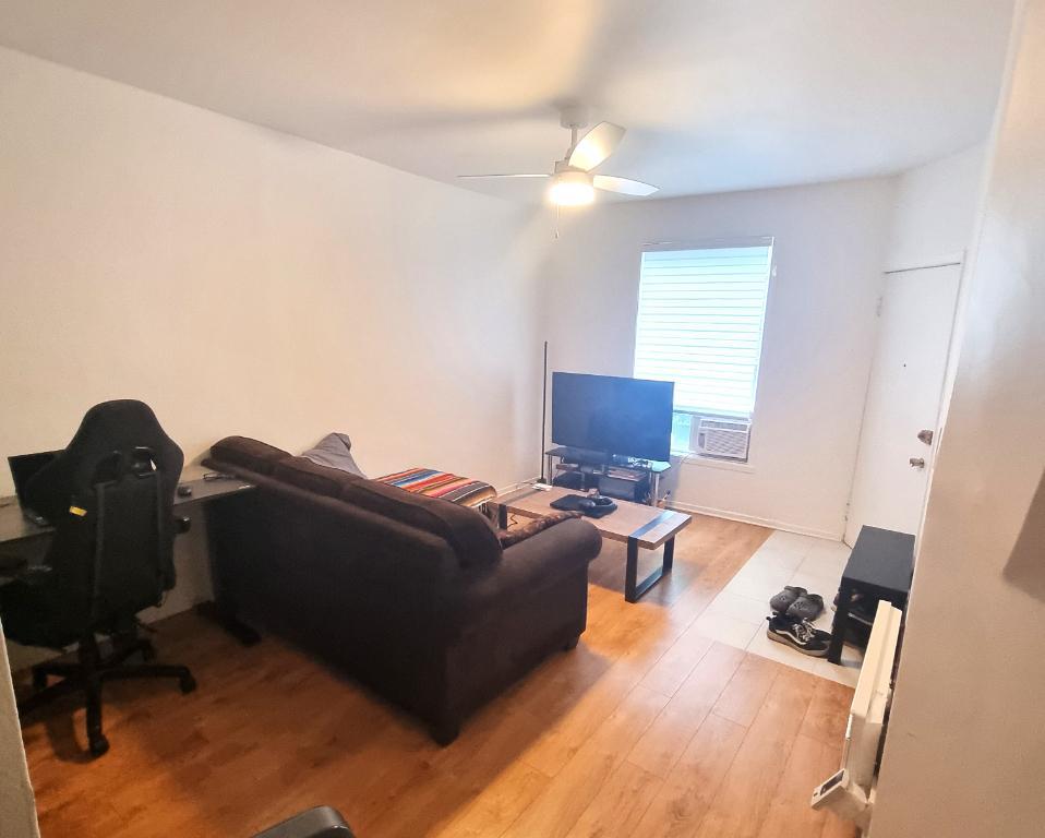 Apt 3 1/2 entre station metro, arena, parc et rue commerciale! | 2895182