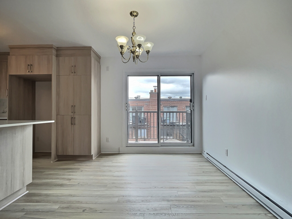 5 1/2 Haut Duplex - Galeries D'Anjou | 2895257