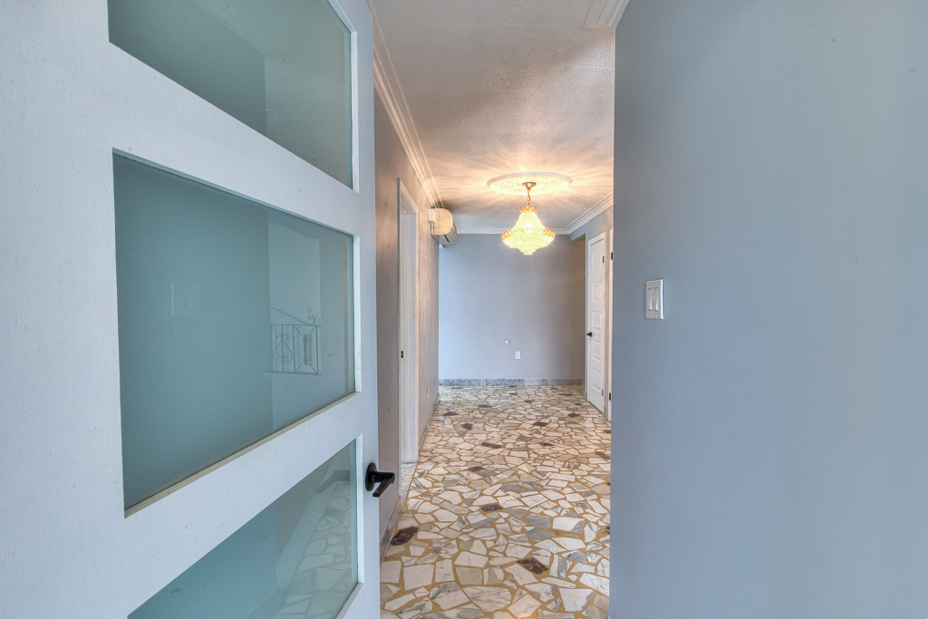 5 1/2 RDC Avec Stationnement Et Cour | 2895258