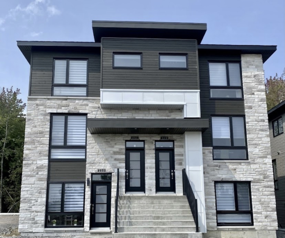 Luxueux 5 1/2 Dans Un Triplex 2024 | 2895267