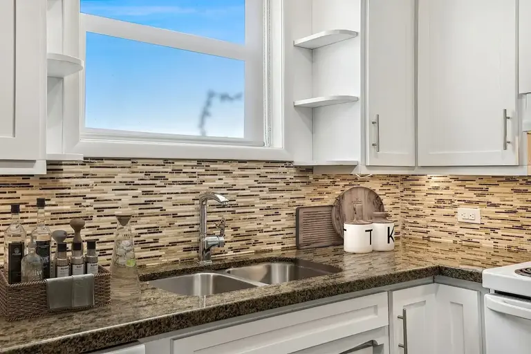 2 BDRM Basement Suite_2blks AUG 31st  Walking distance MRU  37th St_Richmond RD | Rutland Park, Calgary | 2895385