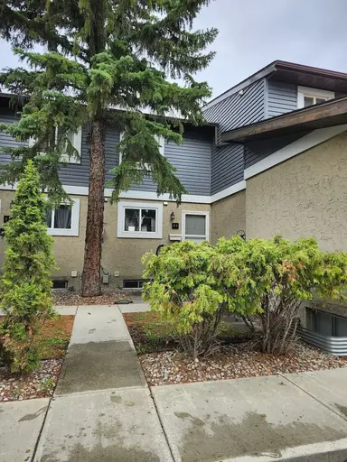 Spacious 3-Bedroom Townhouse in Millwoods | Edmonton | 2895386