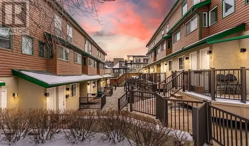 2 floor condo in Bankview, heated underground parking, blocks from 17th ave! | 2400 15 St SW, Calgary | 2895401