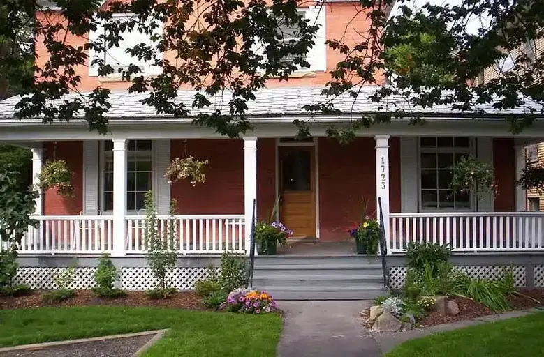 Cozy one bedroom in character house | 1723 10A Street Southwest, Calgary | 2895417