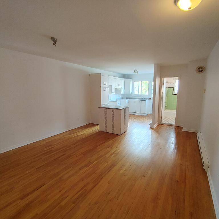 🏡 Grand appartement 3 ½ à louer – Rosemont | 2895441