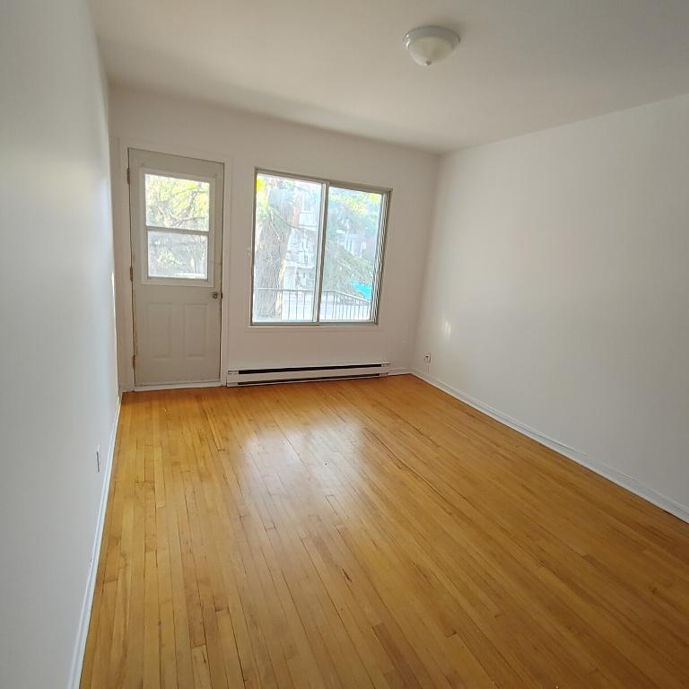 🏡 Grand appartement 3 ½ à louer – Rosemont | 2895441