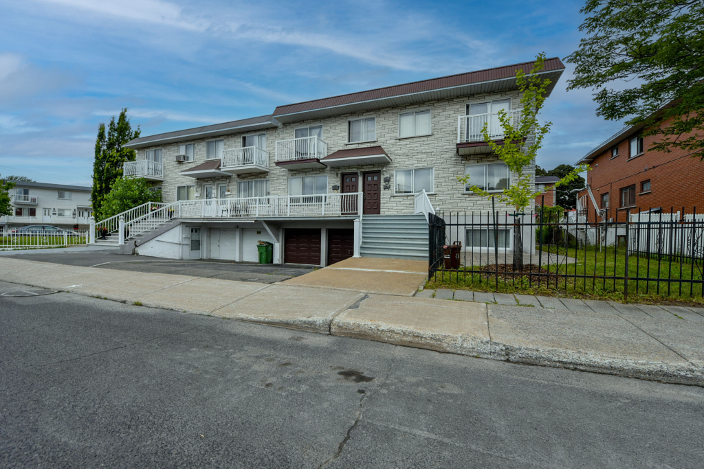 Maison A Louer St Loenard | 2895504