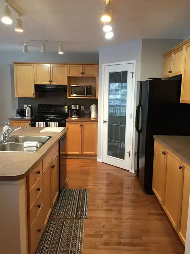 Beautiful family home, fully furnished and equipped. | Calgary | 2895552