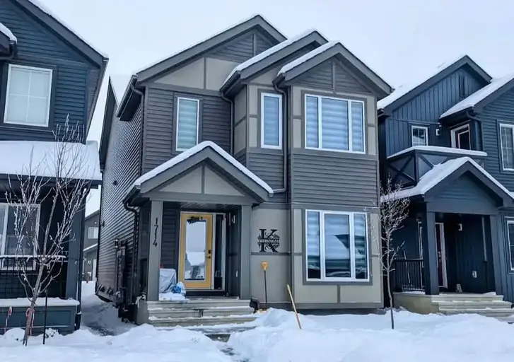Cozy 2 bedroom 1 bathroom Edmonton SW area | Graydon Hill Link S W, Edmonton | 2895556