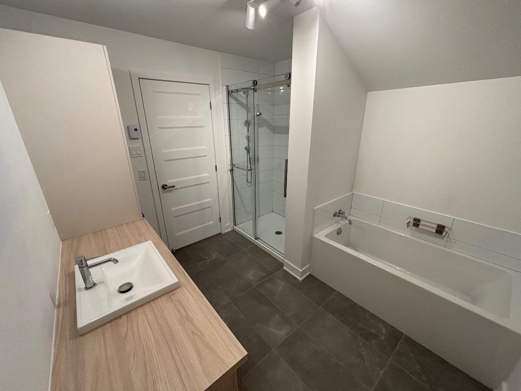 4-1/2 , Les Coteaux , ***Libre imediatement*** | 2895582