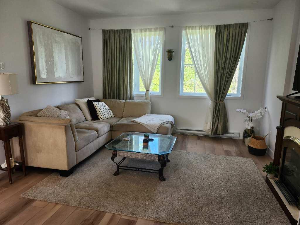 MAISON DE VILLE À LOUER GARAGE DOUBLE BORD DE L'EAU | 2895793