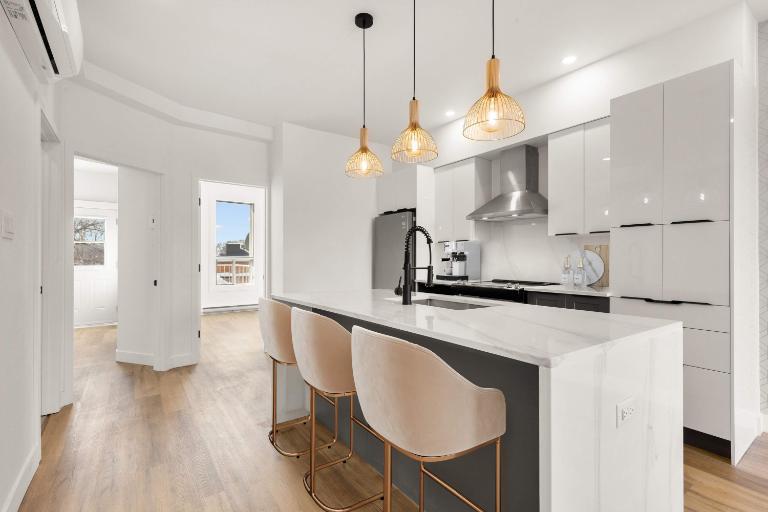 3 CH - 1 SDB - Montréal - $2,370 /mo | 2896765