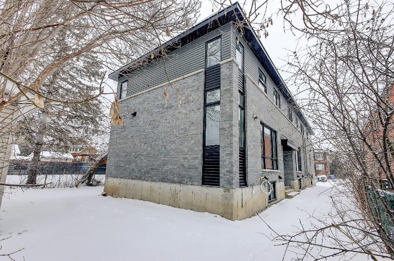 Grande maison de ville sur 3 étages 3CAC 1350 p2 - Disponible | 2896766