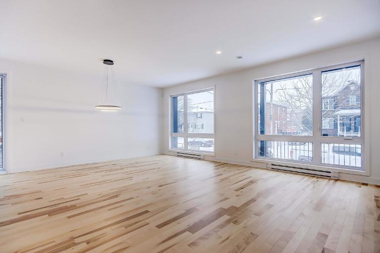 Grande maison de ville sur 3 étages 3CAC 1350 p2 - Disponible | 2896766