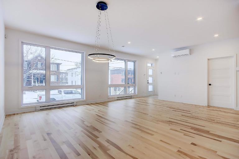 Grande maison de ville sur 3 étages 3CAC 1350 p2 - Disponible | 2896766