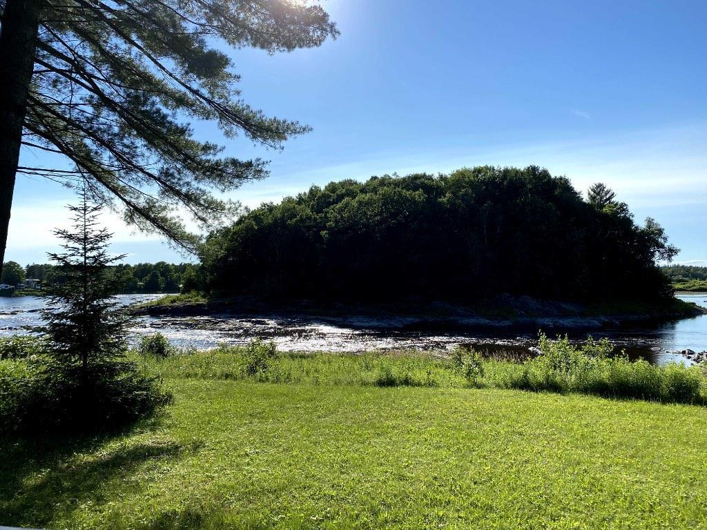 Chalet bord de rivière | 2896769