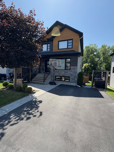 3 1/2 Porte Patio Avec Terrasse | 2897217