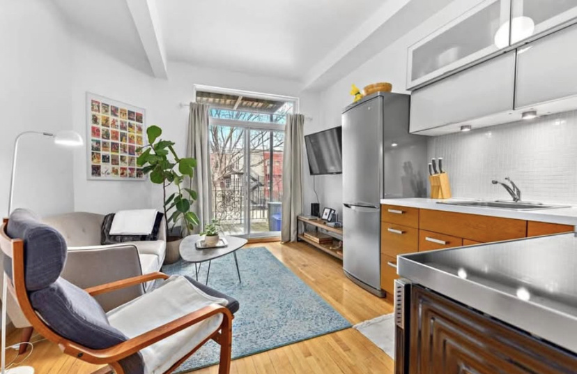3 ½ Rénové Avec Balcon | 2897284